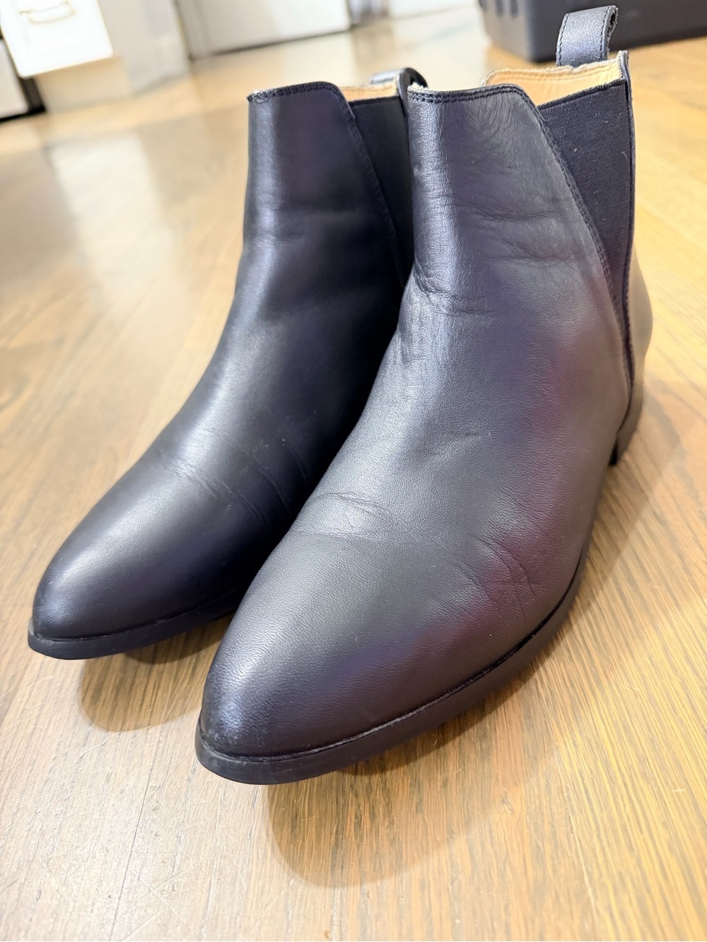Nisolo Eva Everyday Chelsea Boots Black Leather Women 7.5 Classic Staple